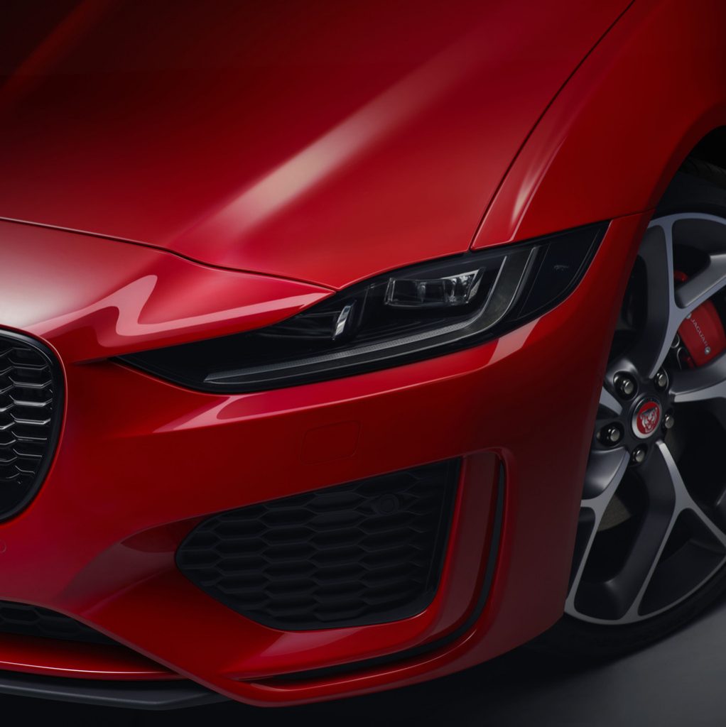 Jaguar представляет Jaguar XE 2020 | Автопанорама