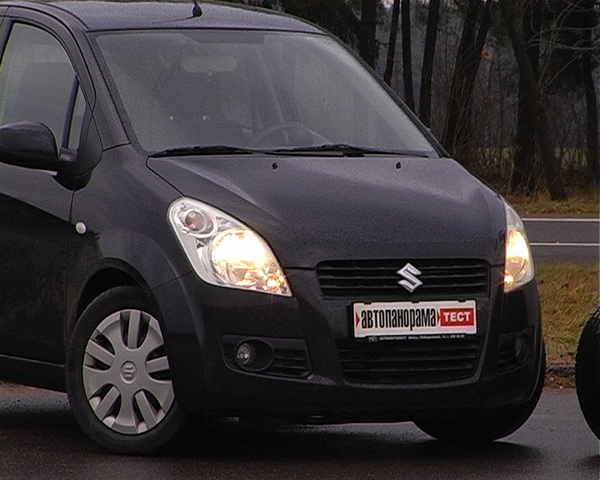 Fiat 500 против практичного Suzuki Splash