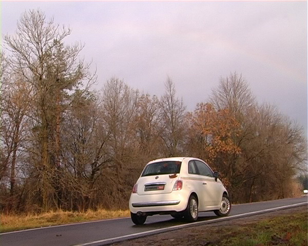 Fiat 500 против практичного Suzuki Splash