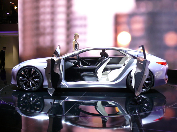 Infiniti Q80