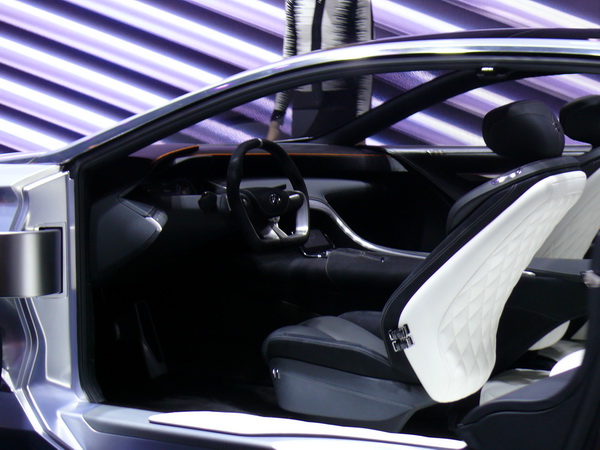 Infiniti Q80