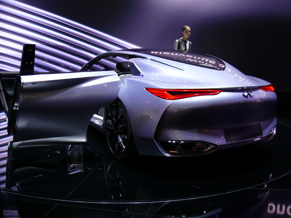 Infiniti Q80