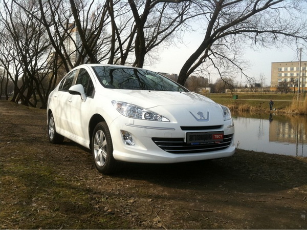 Peugeot 408