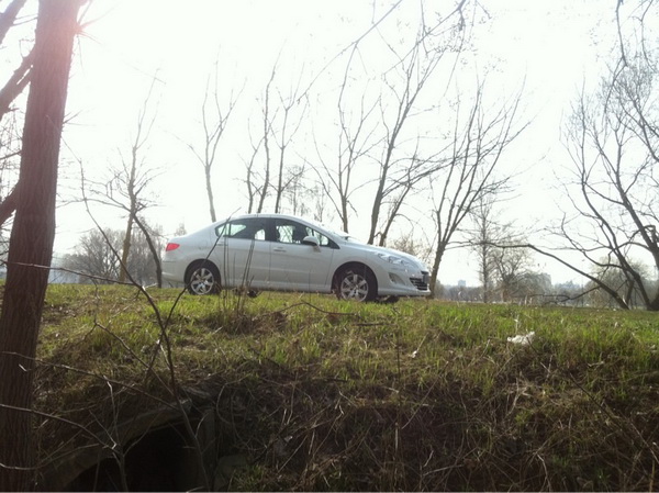 Peugeot 408