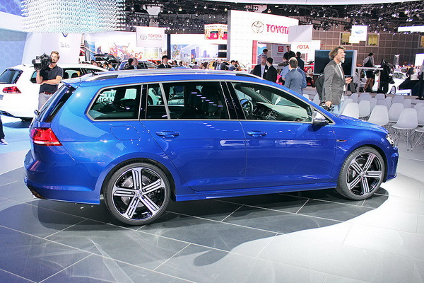 Volkswagen Golf R Variant 