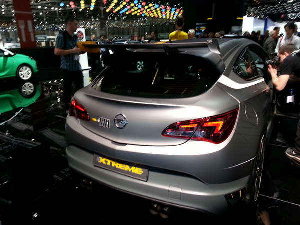 Opel Astra OPC Extreme