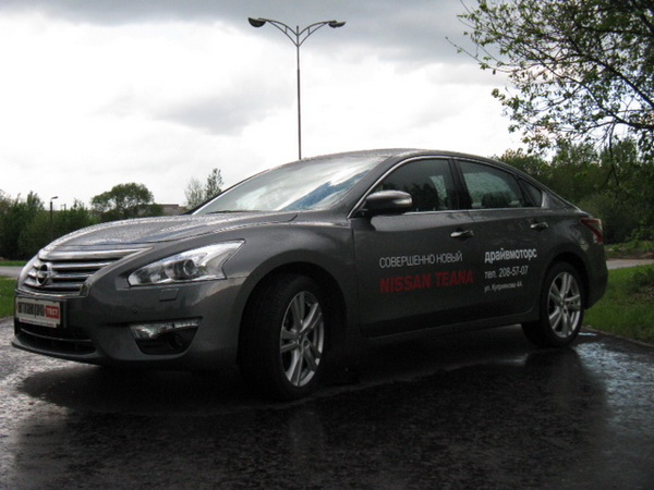 Nissan Teana