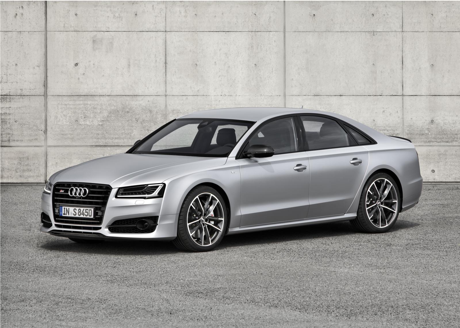 Ауди S8 плюс