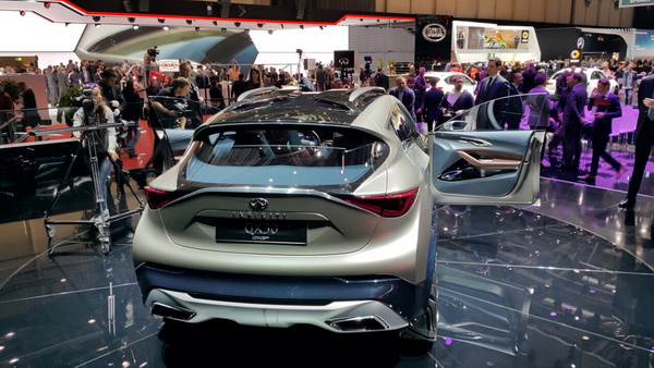 QX 30