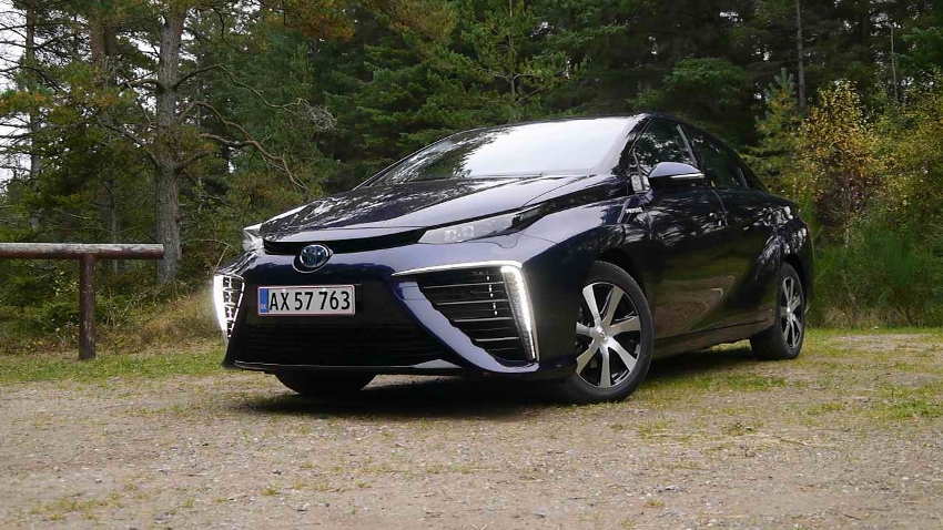 Toyota MIRAI 2015