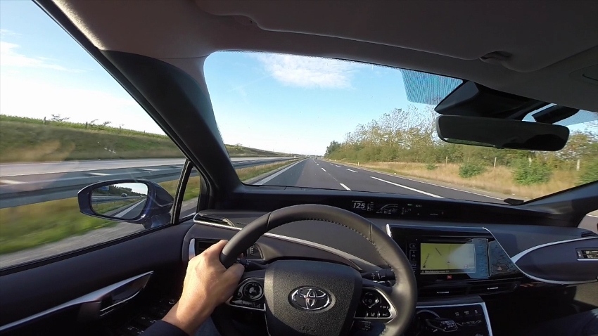Toyota MIRAI 2015