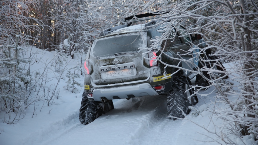 Renault DUSTER на гусеничном ходу