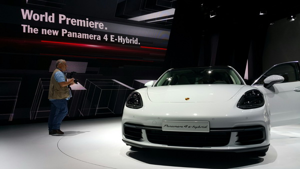Porsche Panamera 4 E-Hybrid