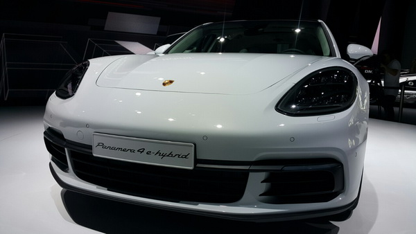Porsche Panamera 4 E-Hybrid