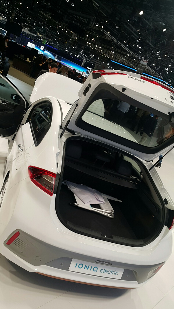 Hyundai IONIQ Hyundai IONIQ