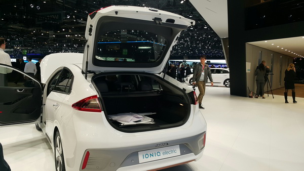 Hyundai IONIQ Hyundai IONIQ