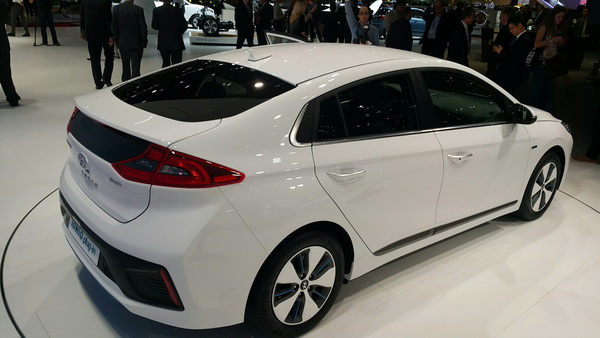 Hyundai IONIQ Hyundai IONIQ