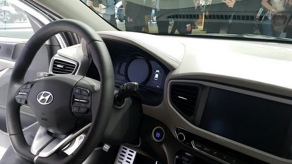 Hyundai IONIQ Hyundai IONIQ