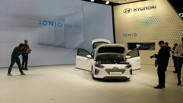 Hyundai IONIQ Hyundai IONIQ